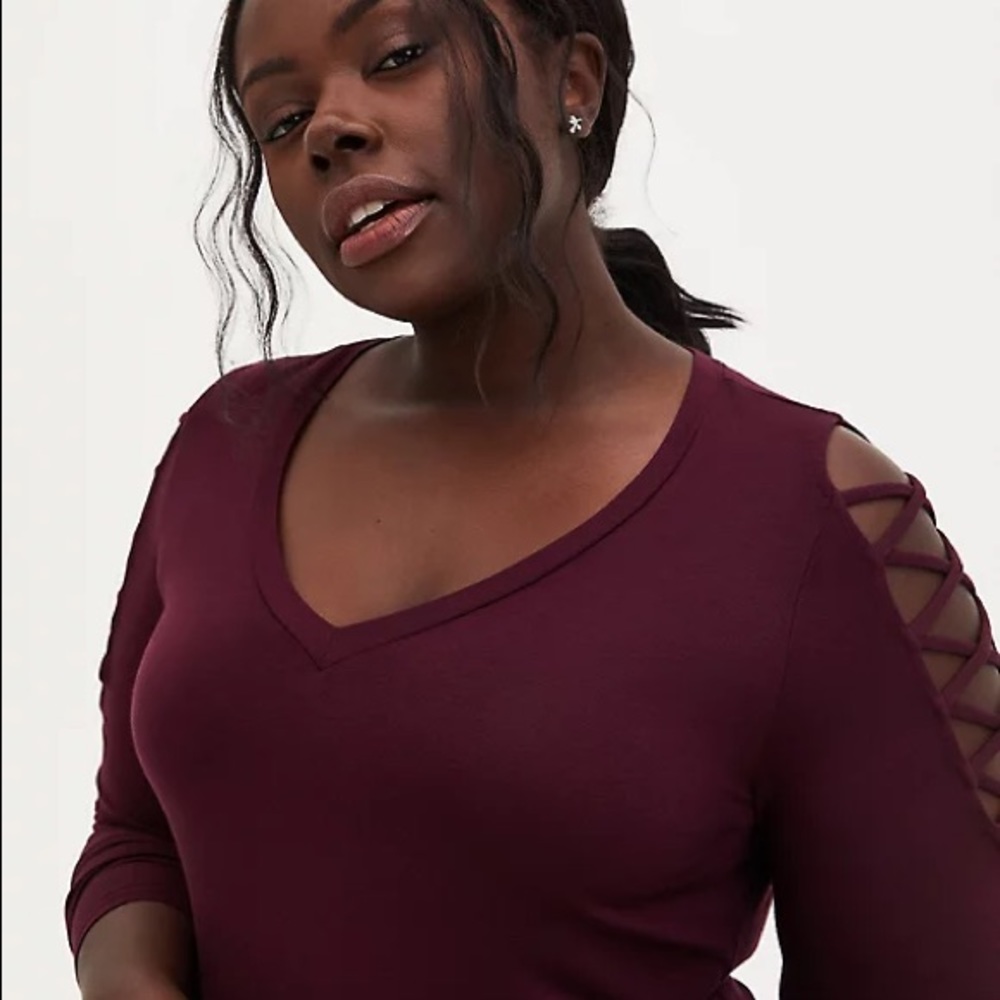 NWT Torrid Size 2 Dark Purple Lattice Shoulder Top